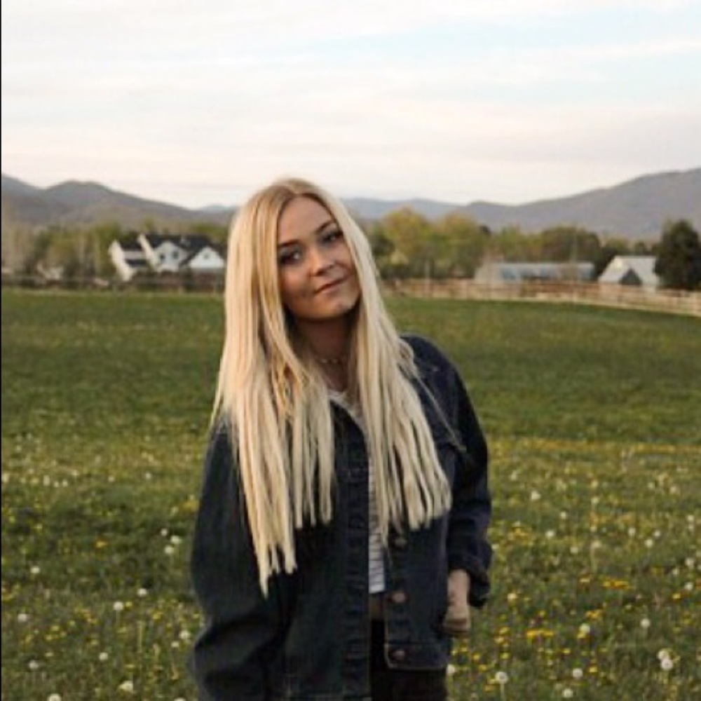 Meet your Posher, Whitney